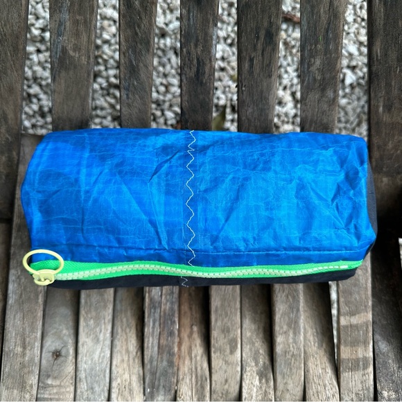 Soflo Riders pouch made with repurposed kite - Picture 4 of 5
